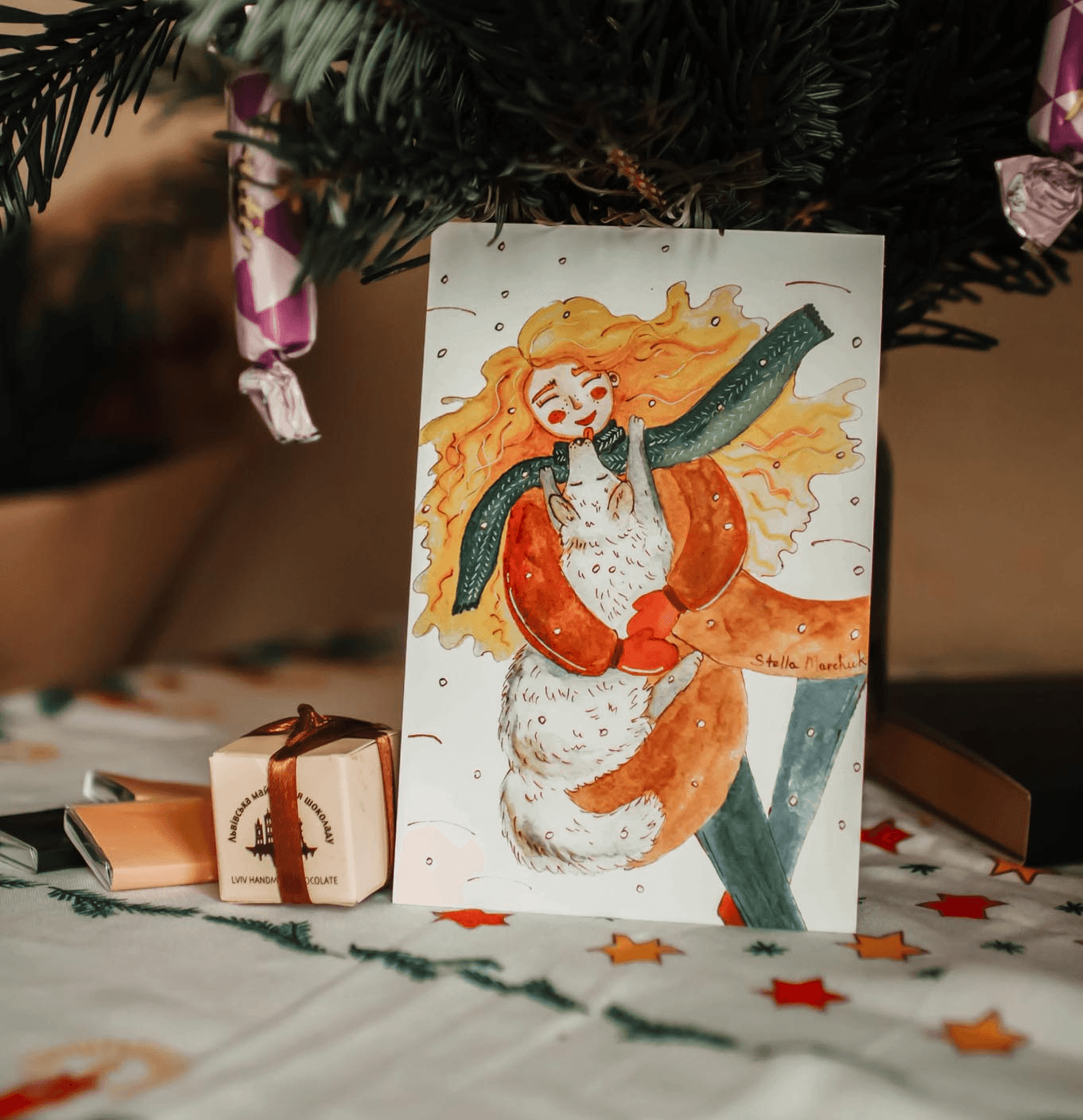 Листівка з дівчинкою та собачкою