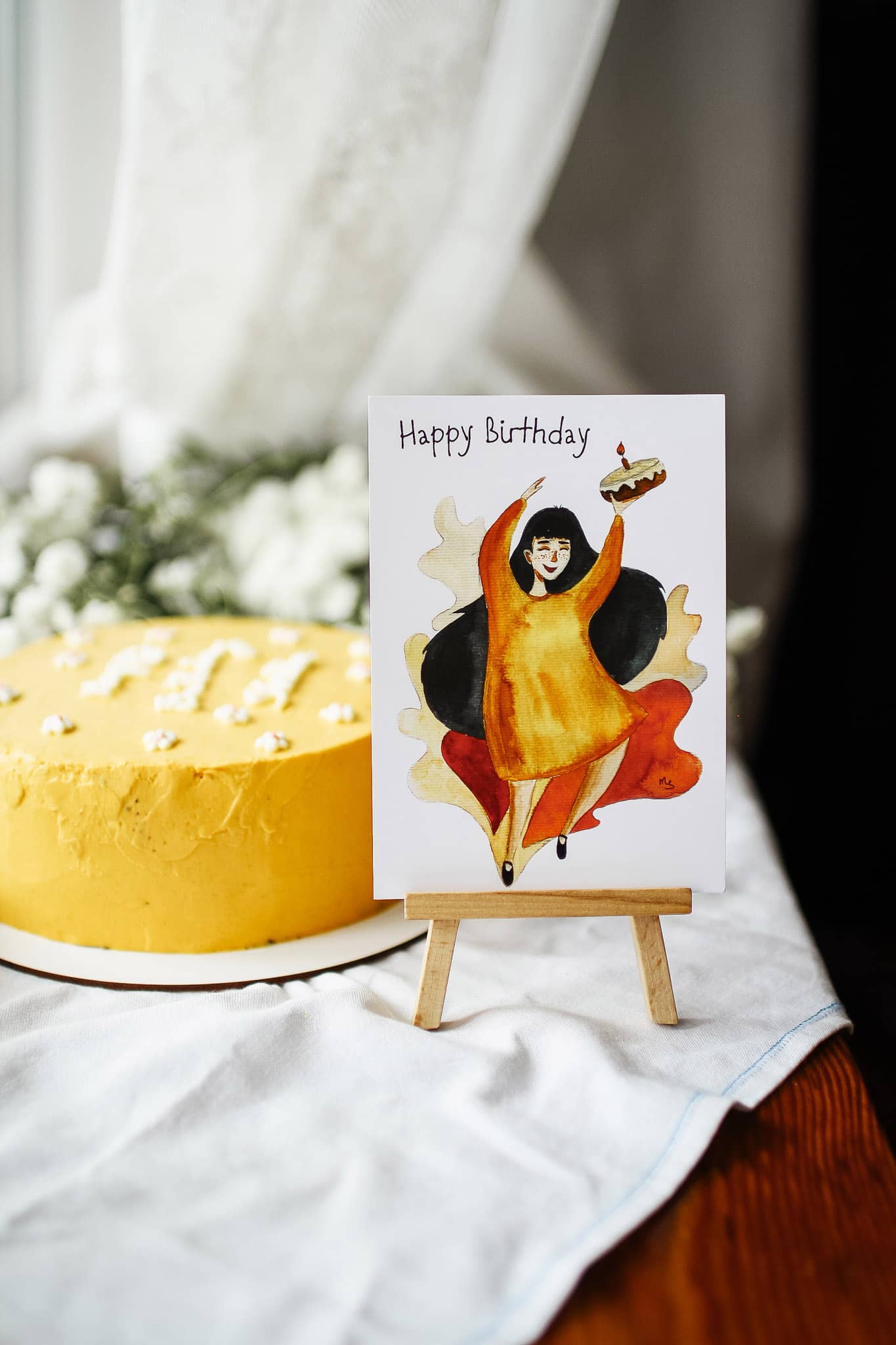 Листівка "Happy Birthday (дівчинка з тортиком)"